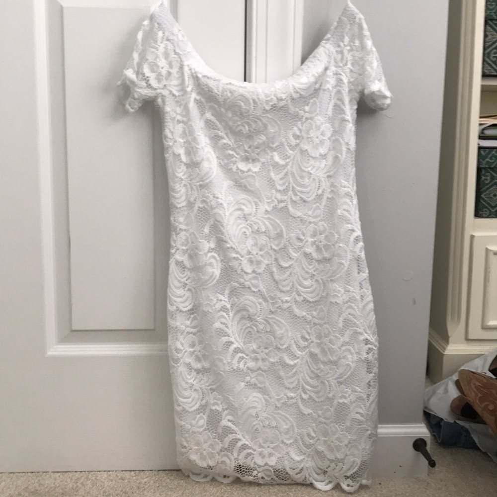 White lace bodycon dress